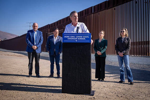 Gavin Newsom at border 1